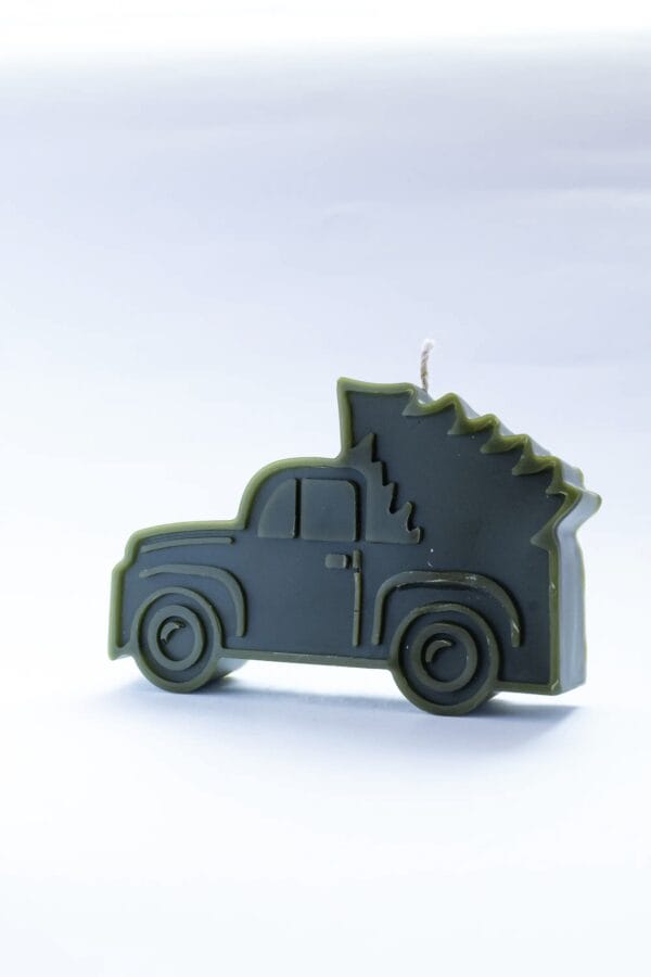Vela de camioneta con árbol de Navidad. El viaje más esperado del año. Holly, Buscando el árbol perfecto. Pura nostalgia en cera de abeja. hecho a mano en lucy´s luz, con cera de apicultores loales