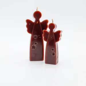 Set de 2 Velas Ángel de Navidad. Nuestra vela de ángel es un símbolo de esperanza y paz para tu hogar. Hecha a mano en cera de abeja.